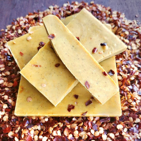 Turmeric Chai Chilli in White Chocolate